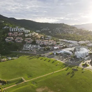 Resort Coral Sea Marina, Airlie Beach