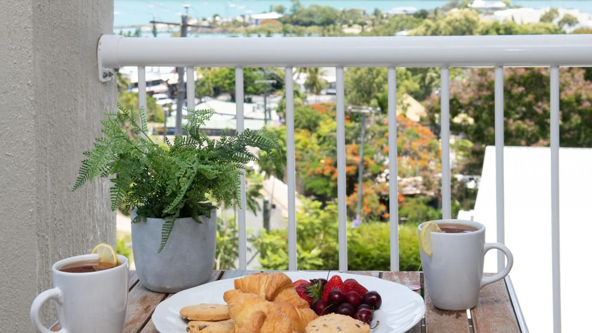 Beach House On Begley - Airlie Beach Central Apartment